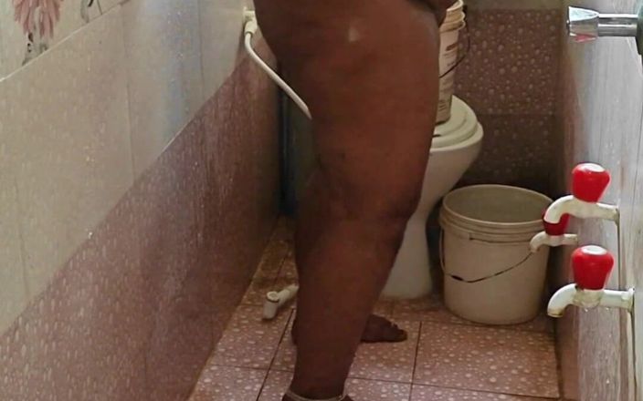 RoyToy: Sexo en el baño con mi yerno