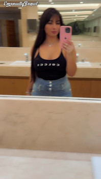 Teasing at the Mall Bathroom / Provocando No Banheiro Do Shopping