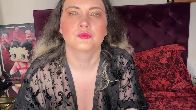 MissFFW: 그녀의 코를 간지럽히고 재채기를 하기 위해 Q-팁을 사용하는 미스 Ffw