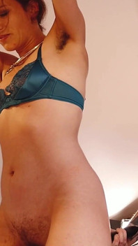 Orgasmo amarrado de Mila