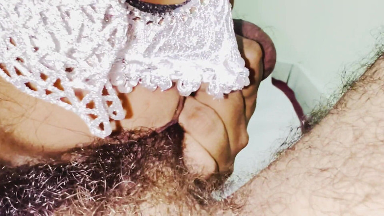 Immfuck: 印度穆斯林头巾深喉女王回来了，射在嘴里，大胸部，农村女孩颜射