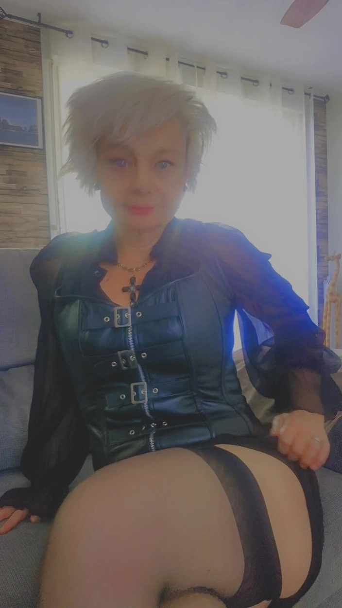 Sofy13: Tổng hợp về một người phụ nữ trưởng thành thích...