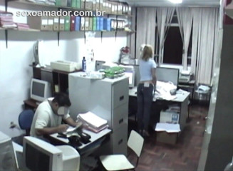 Amateurs videos: Horny employees having sex in the office after hours