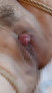 Odsávám M ženu klitoris a jsem upevněn gumou