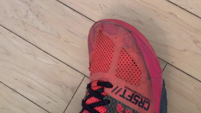 Deanna deadly: Meine dreckigen fitnessschuhe