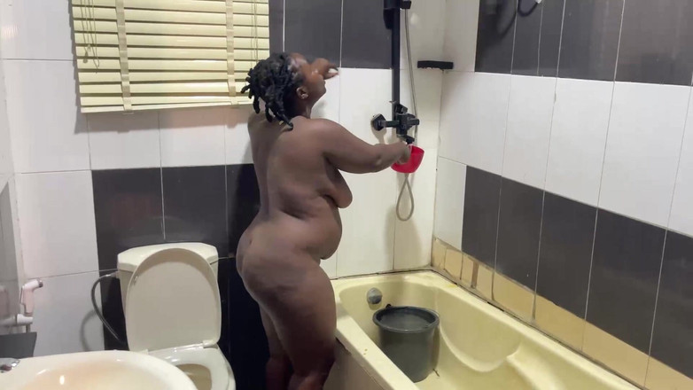 Africanbestsex007: Enorme pepino solo follada y masturbación por una gruesa lesbiana...