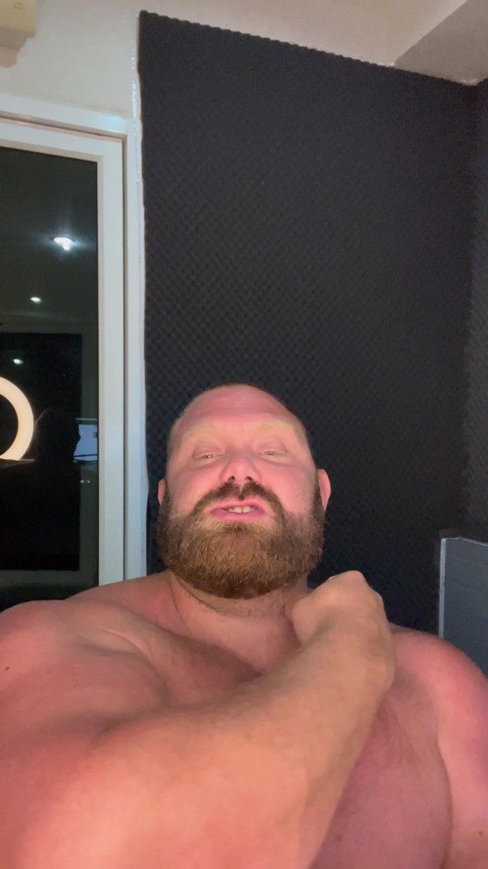 Jack stacked: Ddy cơ bắp bắt gặp bạn