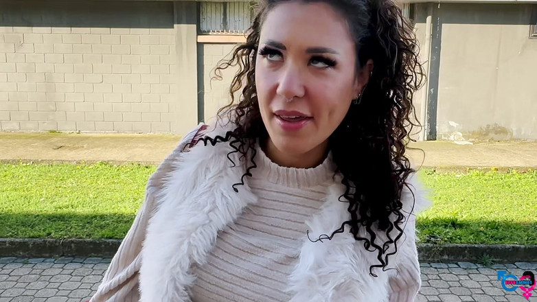 effeemme1: Farklı Pozisyonlarda Sevişen Efsaz İtalyan Kız, Bir Orospu Gibi Keyif...