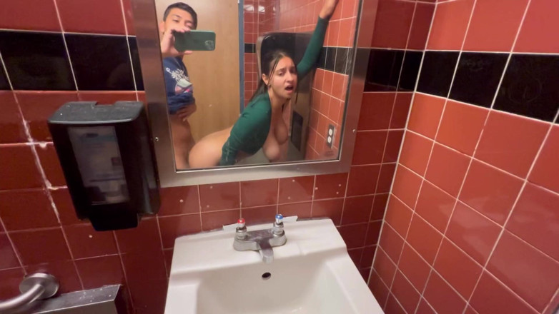 Hailey Rose: Whole Foods Public Bathroom Sex (real Amateur Video with Hailey Rose)