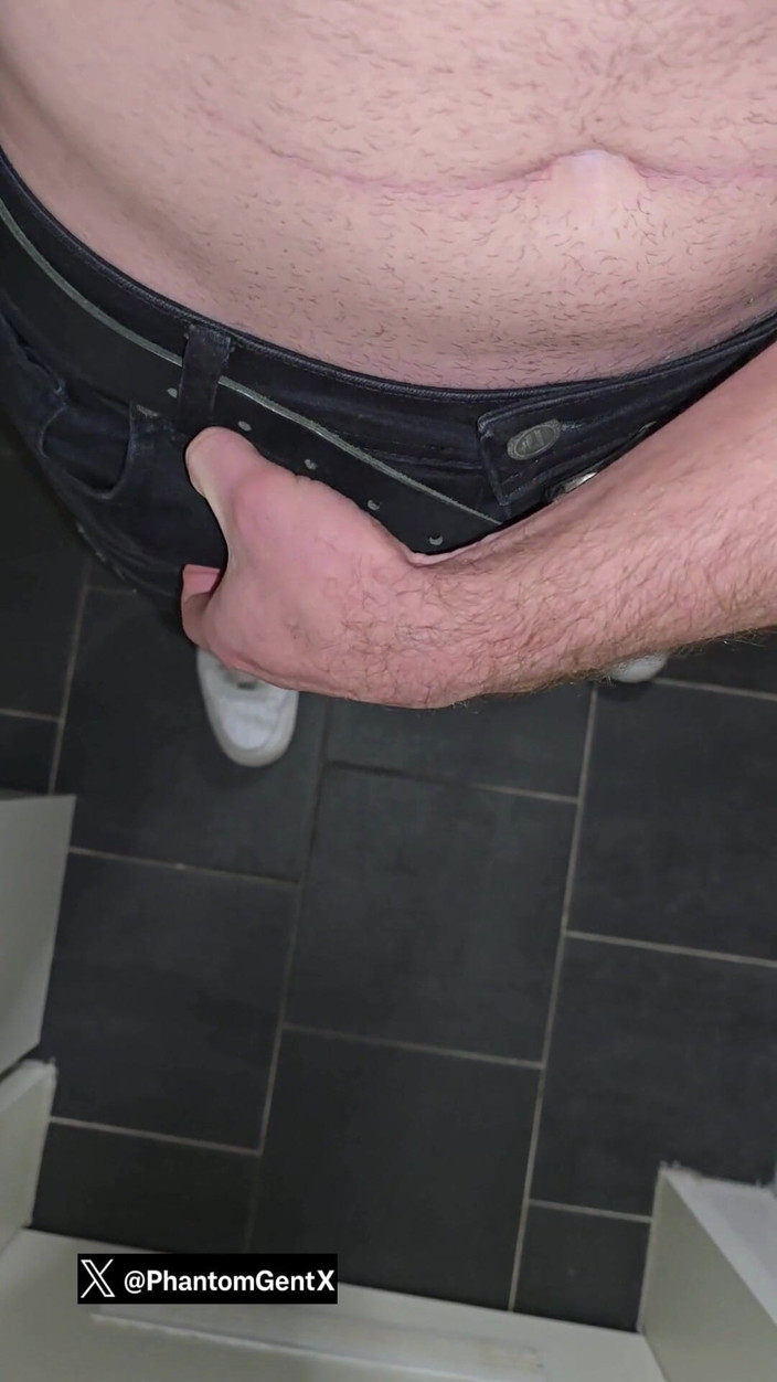 PhantomGentX: Dominantă Phantomgentx mângâie pula mare cu vorbe perverse