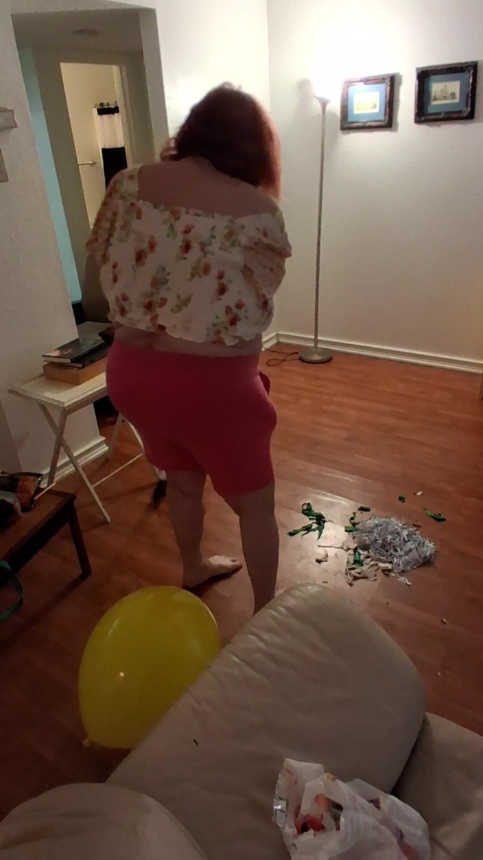 BBW nurse Vicki adventures with friends: Big Belly Beauty Nurse Vick Cleans up Messy Floor