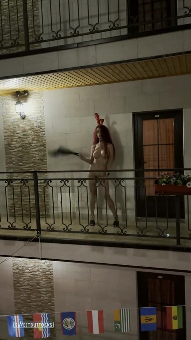 SweetButtocks: Tanec nahý v hotelu