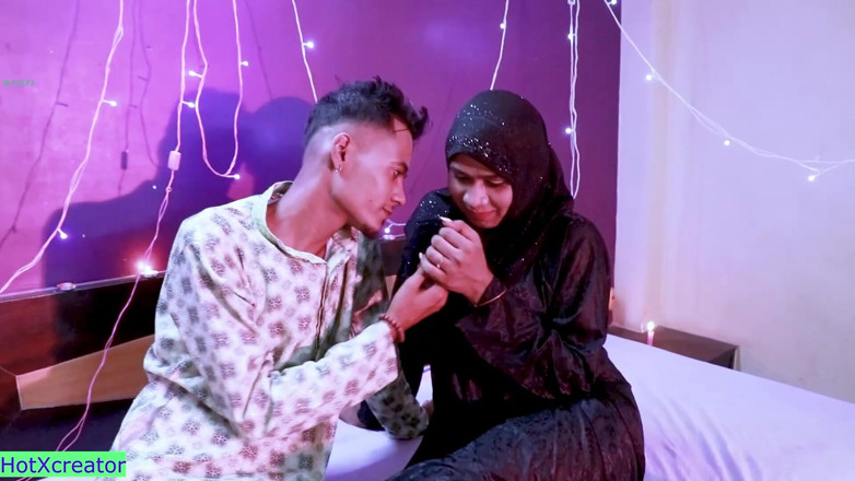 Hot creator: Chica india en hijab se casa Primera noche de sexo...