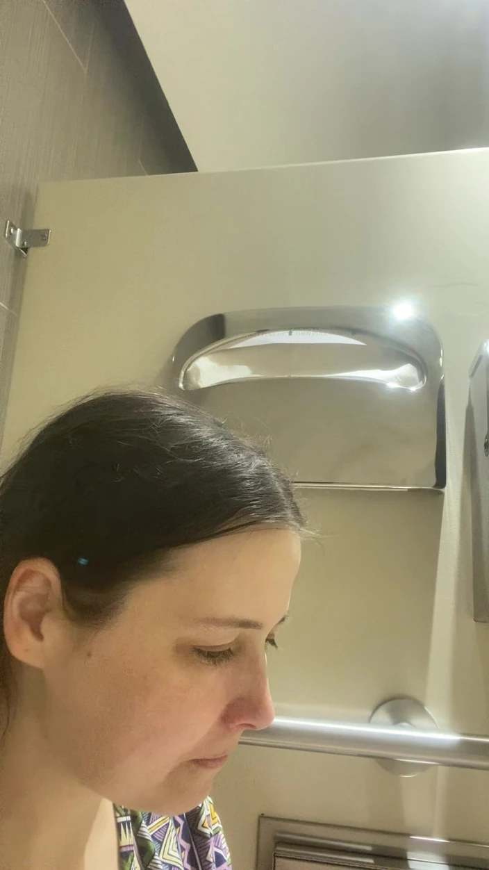 MissChrystalline: Orgasm in the Bathroom Stall