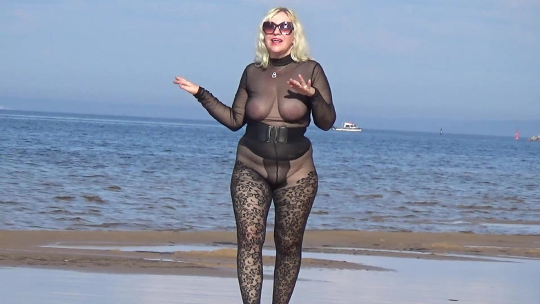 RedRoseRus: Sea Beach - chica de nylon