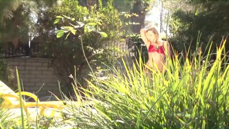 Erotic Planet Studio: Пожалуйста, Трахни Меня Жестче! - Блондинку С Большими Сиськами Долбят На Пляже И На Кровати