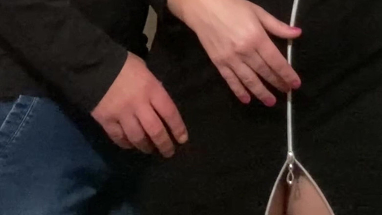 Niki studio: Omg! Penetriert unter das kleid in der U-Bahn! Fingert fremden...