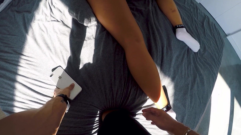 Chokobanana: 我偷偷进入公寓偷东西，但发现了其他东西