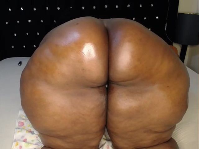 Black SSBBW MILF Clapping and Shaking Fat Booty (Cum Cams)