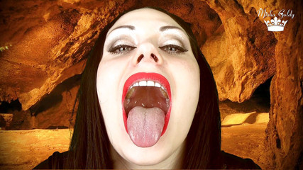Goddess Misha Goldy: Hungriger Werwolf will dich lebendig konsumiert (pov, mund, zunge und hals)