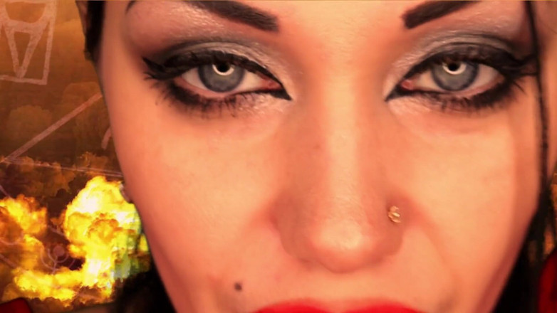 Goddess Misha Goldy: Binnenin een duivel! Verslindende fetisj!