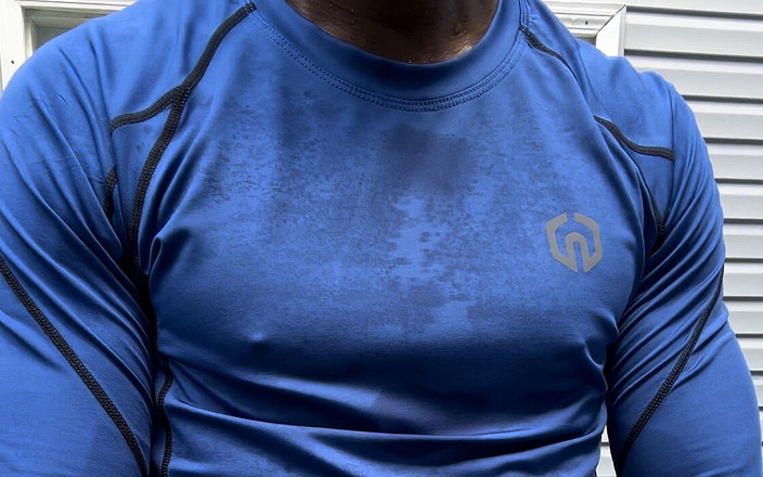 Wanting me studio: Sexy černý muž. Sexy Muž. Neleus Blue Muscle