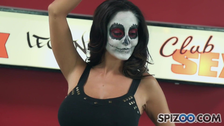 Spizoo: Трах с Ava Addams в дэдпуле