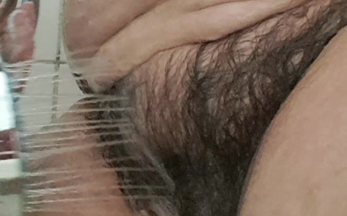 Mommy big hairy pussy: Kundička kape se semenem