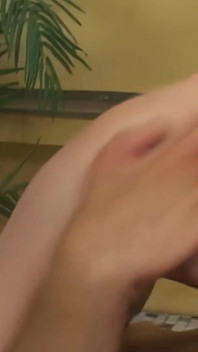 Awek panas pancut mani dalam kencing dan pancutan mani bukkake gangbang buatan sendiri