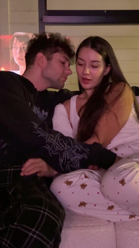 Teenager-stiefschwester Und Stiefbruder Werden Geil Beim Film Gucken Und Können Dem Ficken Nicht Widerstehen - Amateur-sex