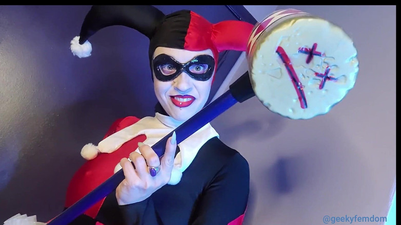 Geeky Femdom: Harley Quinn dominiert dich