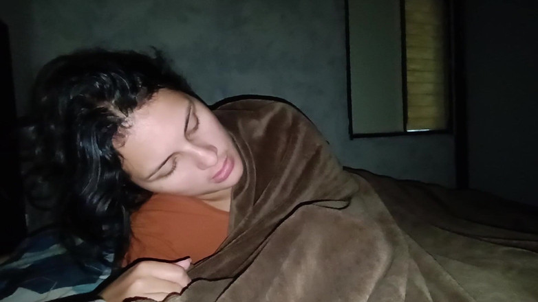 Scarletttejones: Café avec du lait dans la bouche à l’aube