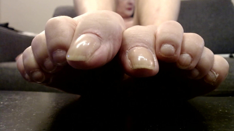 Abby Anna: Super gros plan sur les ongles à pointe blanche