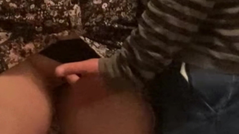 PriyaNaavya: Pussy flash - cewek nakal ini lagi asik fingering memeknya di...