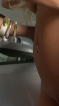Blonde Mechanic Settles the Repair Bill - Pussy Licking in the Garage