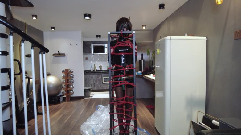 Aisan girl bondage: Mz32 - Bound Within a Metal Device, Reaching a Vibrating Climax.