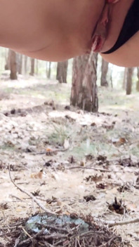 Piss in Forest