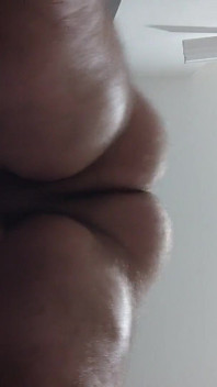 Creampie doggy medan hon skriker
