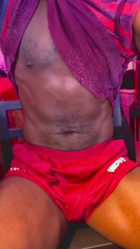 Hanya bersantai.