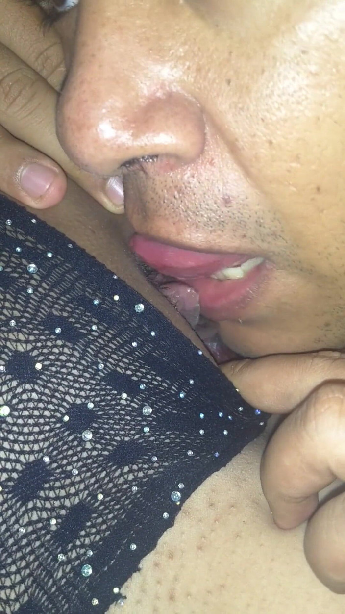 Lady_devil28: Hraní s klitorisem mé macechy a sání její lahodné kundičky