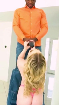 Exxxtra Small 4'8'' Haley spades 大战20英寸大黑