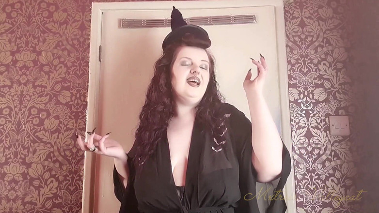 Mxtress Valleycat: Cursed Kisses