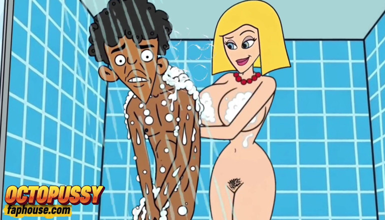 Octopussy Lovers Club: 섹스에 굶주린 새엄마는 샤워 중 배다른 아들과 합류합니다. 만화