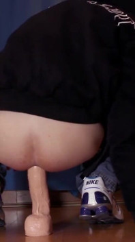 Chav rookt en berijdt grote dildo - Picaldi, Shox