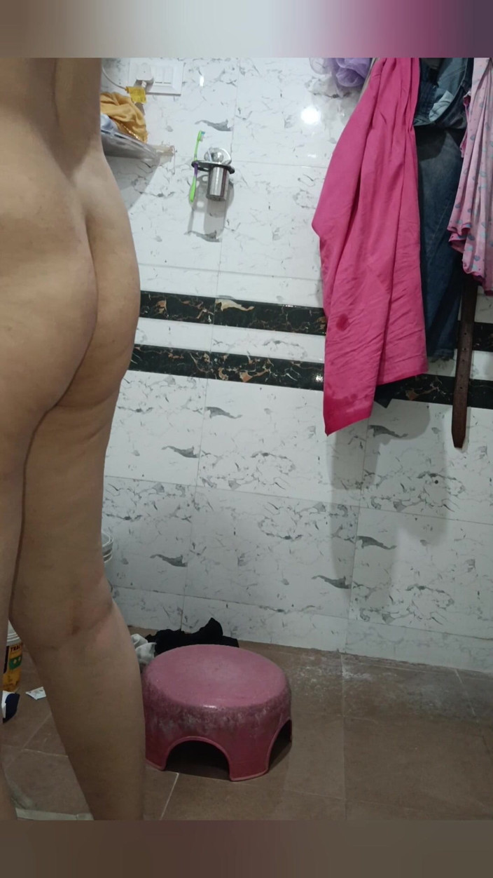 Priyahot77: Priya bhabi boyalı lengir gösterisi olmadan