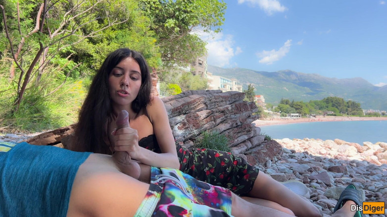 Dis Diger: Dick blikající na pláži - dívka viděla mého ptáka a pomohla...
