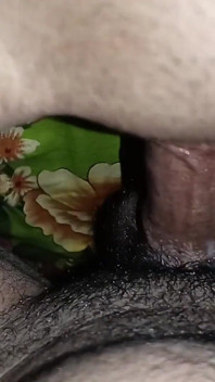 Fiz sexo com minha linda namorada a noite toda.