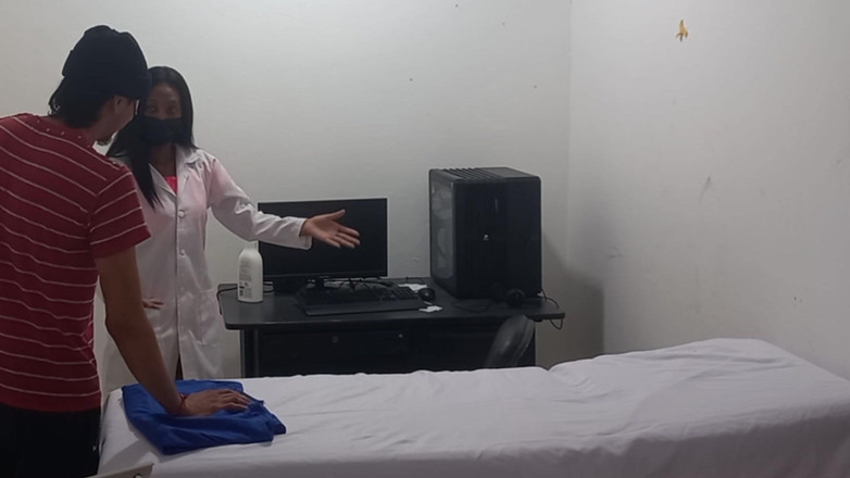 NEGRITA SEXY: 医生给刚从农村来的病人提供病态咨询