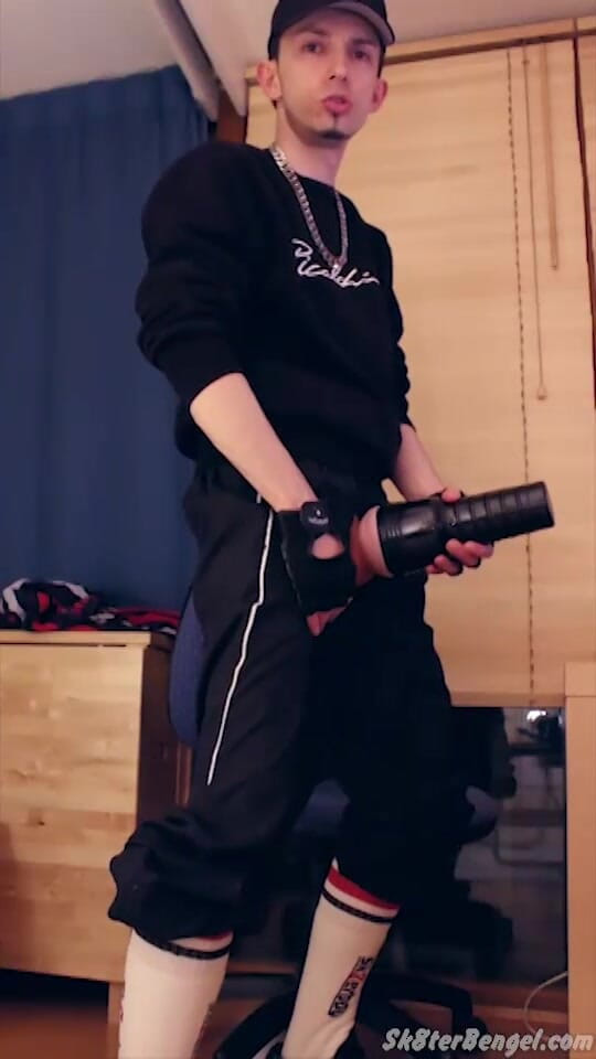 Sk8terBengel: Proll Fleshlight Fuck Dan Merokok
