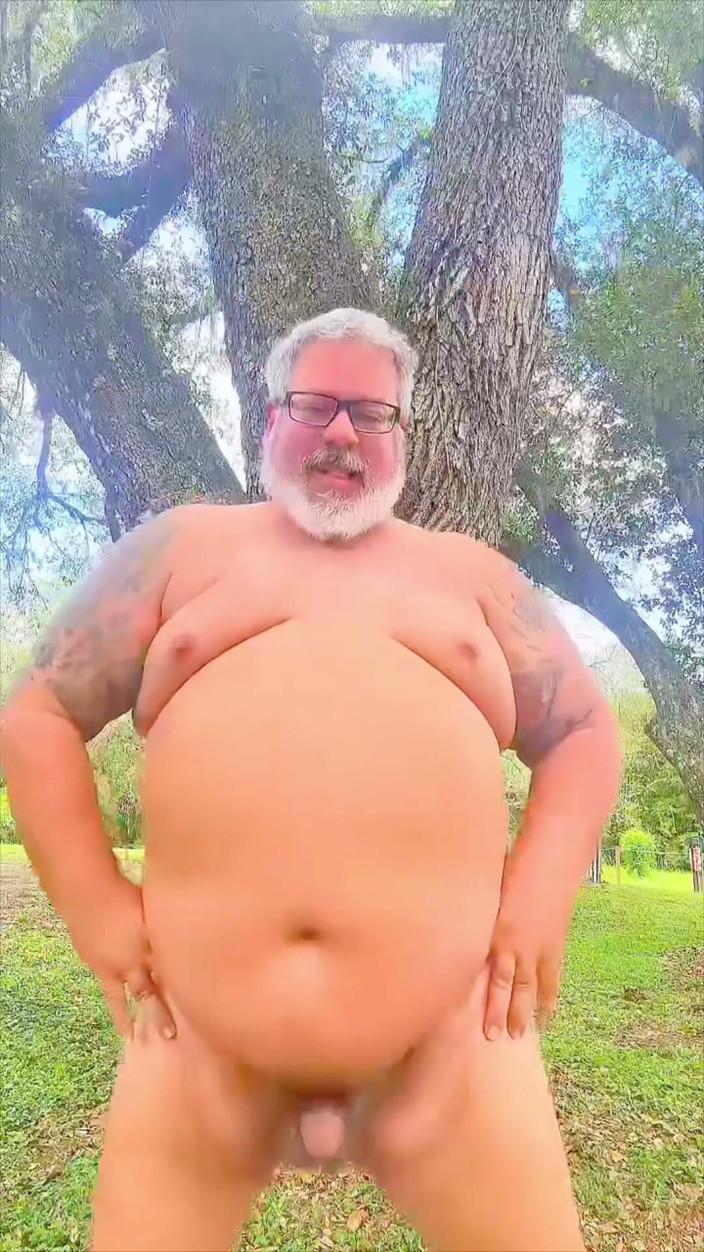 Hand-Free-Daddy-Chub: Naked Dancing Bear in the Wilderness Showing His Hole